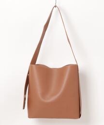 フェイクレザーバケットバッグ