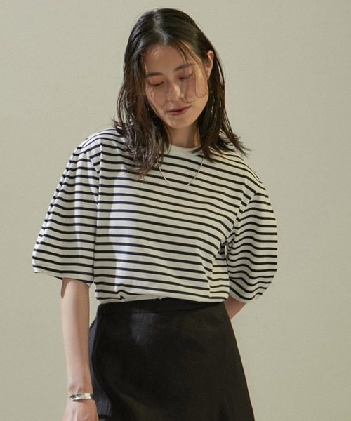 SALON adam et rope'（サロン アダム エ ロペ）の「【WEB限定】フォルムスリーブクルーネックTシャツ【接触冷感・UVケア】（Tシャツ/カットソー・レディース・ブラック/ブルー系その他4/ブラウン系その他2/ホワイト/チャコールグレー/ホワイト系その他2・FREE）」の3枚目の写真