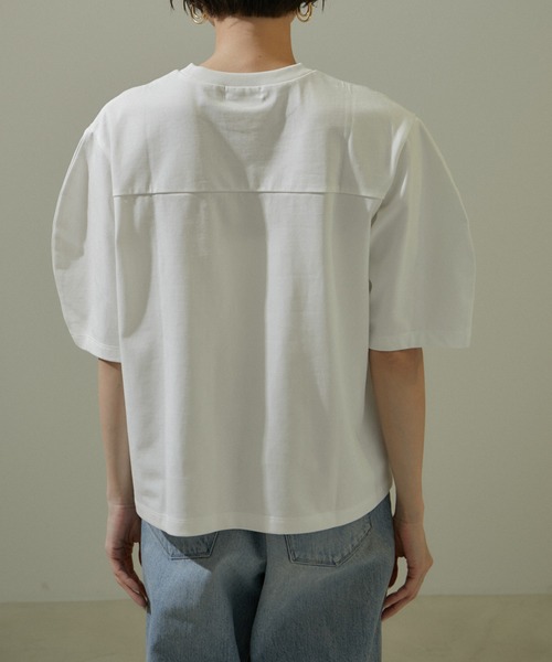 SALON adam et rope'（サロン アダム エ ロペ）の「【WEB限定】フォルムスリーブクルーネックTシャツ【接触冷感・UVケア】（Tシャツ/カットソー・レディース・ブラック/ブルー系その他4/ブラウン系その他2/ホワイト/チャコールグレー/ホワイト系その他2・FREE）」の12枚目の写真