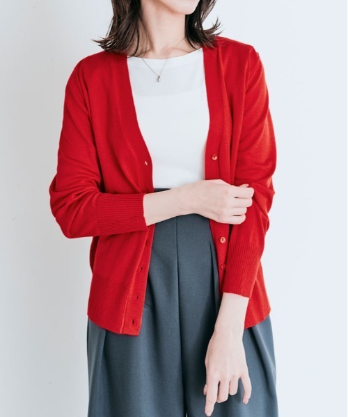 kirakiraShop(キラキラショップ)の「Vネック ショート ベーシック ニット カーディガン(カーディガン/ボレロ・レディース・チャコール/レッド/アイボリー/ブラック/オフホワイト/杢グレー/ネイビー/ベージュ/ダークグリーン/ライトブルー/ブルー/ラベンダー・FREE)」の12枚目の写真