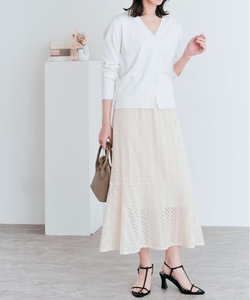 kirakiraShop(キラキラショップ)の「Vネック ショート ベーシック ニット カーディガン(カーディガン/ボレロ・レディース・チャコール/レッド/アイボリー/ブラック/オフホワイト/杢グレー/ネイビー/ベージュ/ダークグリーン/ライトブルー/ブルー/ラベンダー・FREE)」の15枚目の写真