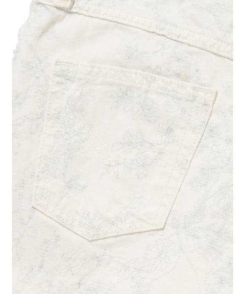 Levi's(リーバイス)の「Levi's/リーバイス WELLTHREAD(R) 80S MOM ショートパンツ ホワイト ABSTRACT INDIGO(デニムパンツ・レディース・マルチ・23inch/24inch/25inch/26inch/27inch/28inch)」の17枚目の写真
