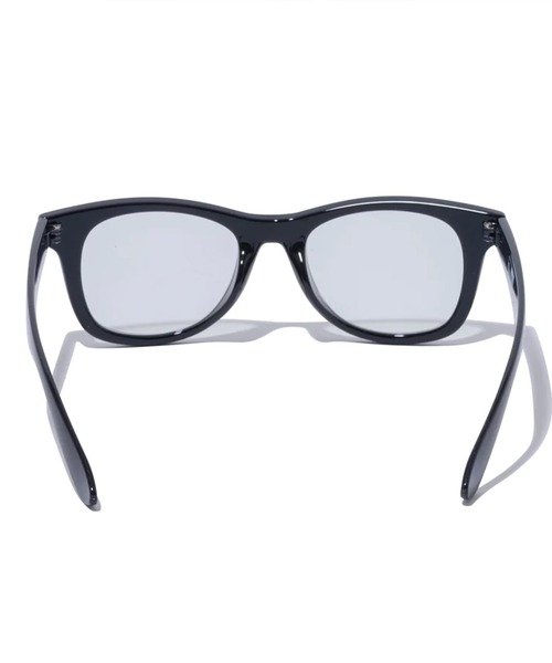 NEW ERA（ニューエラ）の「NEW ERA/ニューエラ サングラス ウェリントン 調光 スクエアレンズ シャイニーブラックフレーム フォトクロミックグレー 14109988（サングラス・メンズ・ブラック・FREE）」の7枚目の写真