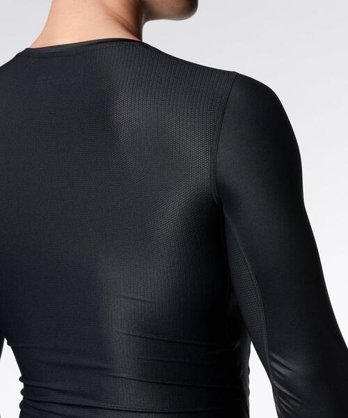 UNDER ARMOUR(アンダーアーマー)の「UAアイソチル コンプレッション ロングスリーブ クルーネック シャツ(ベースボール/メンズ)(Tシャツ/カットソー・メンズ・ブラック・M/2XL/L/S/XL/3XL)」の6枚目の写真