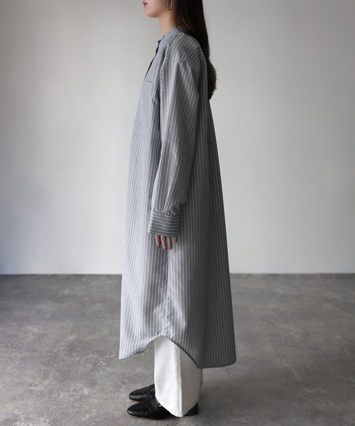 Riberry（リベリー）の「バンドカラーストライプシャツワンピース（シャツワンピース・レディース・ブルー/ベージュ/グレー・MEDIUM）」の17枚目の写真