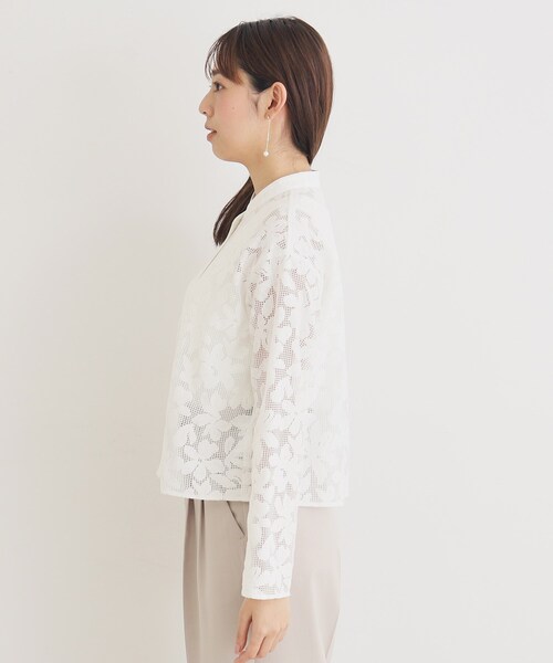 index(インデックス)の「◆フラワーレースバンドカラーショートシャツ【洗濯機洗い可】(シャツ/ブラウス・レディース・オフホワイト/ブラック・38/42/36/40)」の7枚目の写真