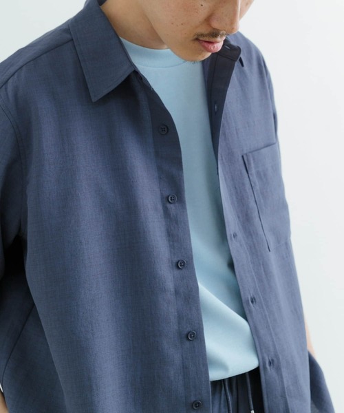 ITEMS URBANRESEARCH（アイテムズ アーバンリサーチ）の「『イージーケア/UVカット』『セットアップ対応』クイックドライ リネンタッチ 半袖シャツ（シャツ/ブラウス・メンズ・ブラック/チャコールグレー/グリーン系その他/ブルー・MEDIUM/LARGE）」の11枚目の写真