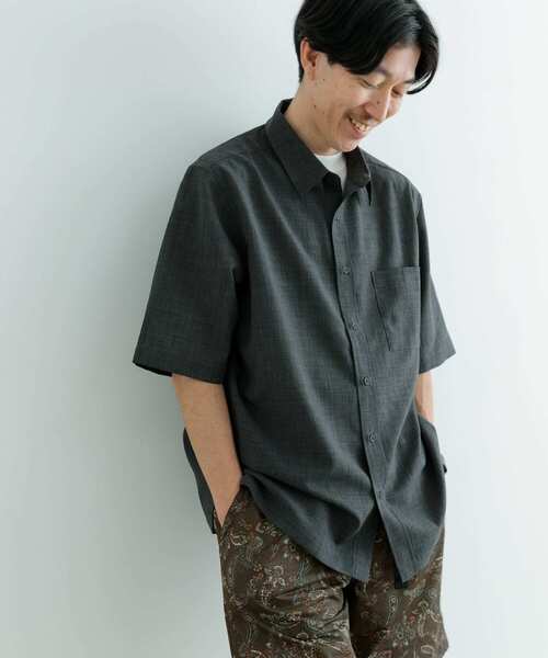 ITEMS URBANRESEARCH（アイテムズ アーバンリサーチ）の「『イージーケア/UVカット』『セットアップ対応』クイックドライ リネンタッチ 半袖シャツ（シャツ/ブラウス・メンズ・ブラック/チャコールグレー/グリーン系その他/ブルー・MEDIUM/LARGE）」の20枚目の写真