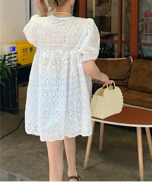 gossip！ロサンゼルス（ゴシップロサンゼルス）の「Y2K 総レースパフスリーブ　Vネックブラウス（Tシャツ/カットソー・レディース・ホワイト・FREE）」の6枚目の写真