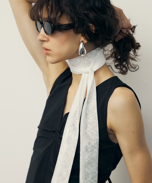 uyu.(ウユ)の「Tulle Ribbon Stall / チュールリボンスカーフ【uyu./ウユ】(ストール/ショール・レディース・ホワイト系その他/ホワイト系その他2・FREE)」の2枚目の写真