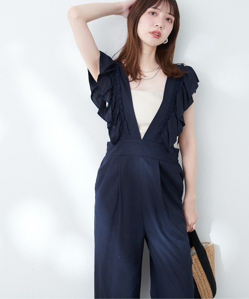 natural couture(ナチュラルクチュール)の「麻レーヨンオーバーオール(サロペット/オーバーオール・レディース・ネイビー/ライトベージュ/キャメル・MEDIUM/LARGE)」の16枚目の写真