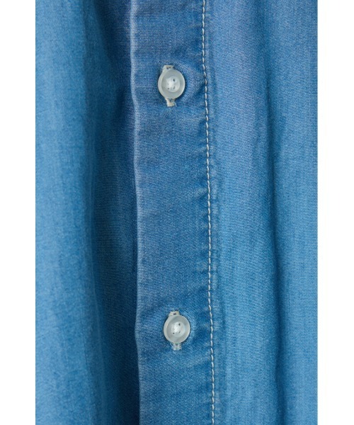RODEO CROWNS WIDE BOWL(ロデオクラウンズワイドボウル)の「Supple DENIM LOOSE シャツ(シャツ/ブラウス・レディース・ブルー/ブラック・FREE)」の4枚目の写真