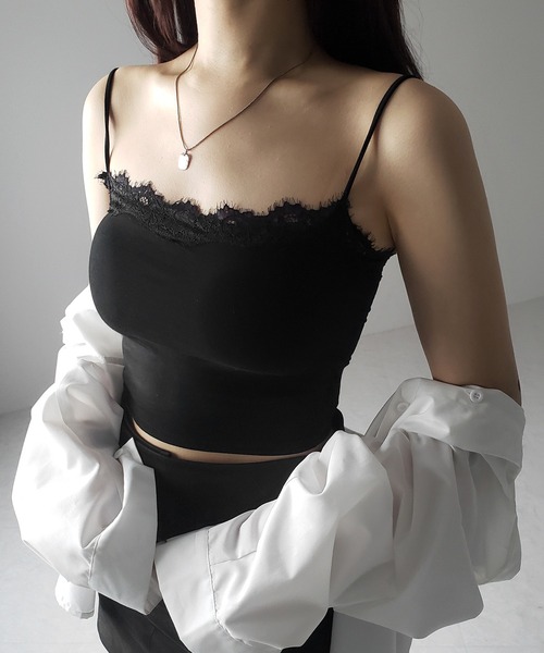 me+em select(ミームセレクト)の「※※【 カップ付き 】レーススクエアショートキャミソール / lace square short camisole(キャミソール・レディース・ブラック/グレー/ホワイト・FREE)」の1枚目の写真