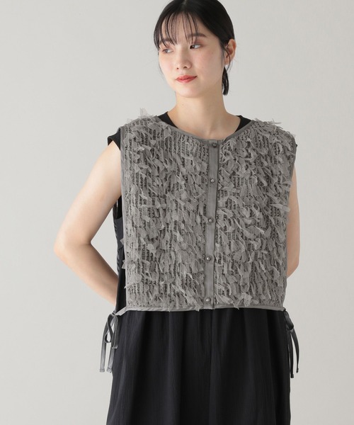 studio CLIP(スタディオクリップ)の「《natural by clip》Wフロントチュールジレ(ベスト・レディース・ブラック/グレー/アイボリー・FREE)」の3枚目の写真