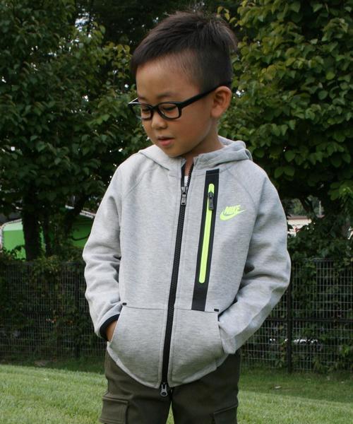 green label relaxing(グリーンレーベルリラクシング)の「【KIDS】NIKE LITTLテックフリースパーカー◆(Tシャツ/カットソー・キッズ・グレー/ブラック・110cm/100cm/120cm/95cm)」の1枚目の写真