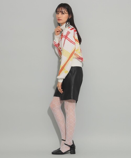 Ray BEAMS(レイビームス)の「ビッグ チェック ハイネック ニット(ニット/セーター・レディース・オフホワイト/ライトブルー・ONE SIZE)」の5枚目の写真