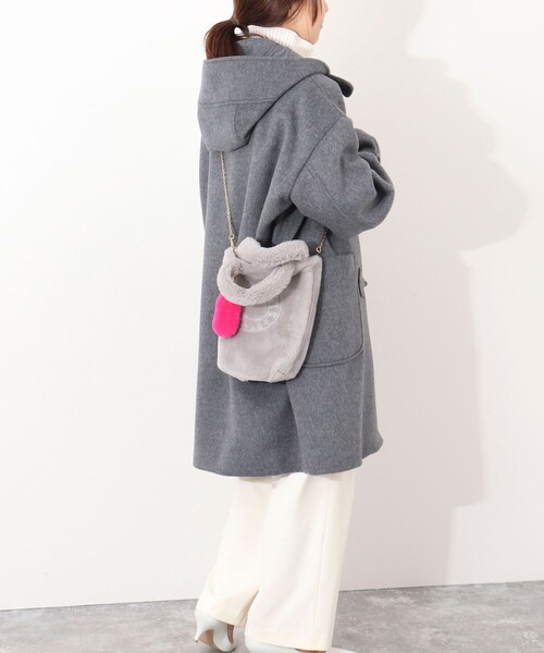 Lisa Conte（リサコンテ）の「ムートン刺繍バッグ made in Italy