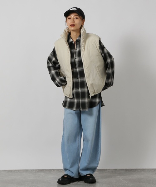 LAKOLE（ラコレ）の「中綿ボリュームベスト / 135044（ベスト・レディース・ライトブラウン/ブラック/クリーム・FREE）」の4枚目の写真