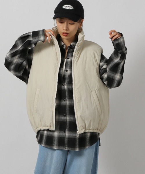 LAKOLE（ラコレ）の「中綿ボリュームベスト / 135044（ベスト・レディース・ライトブラウン/ブラック/クリーム・FREE）」の7枚目の写真