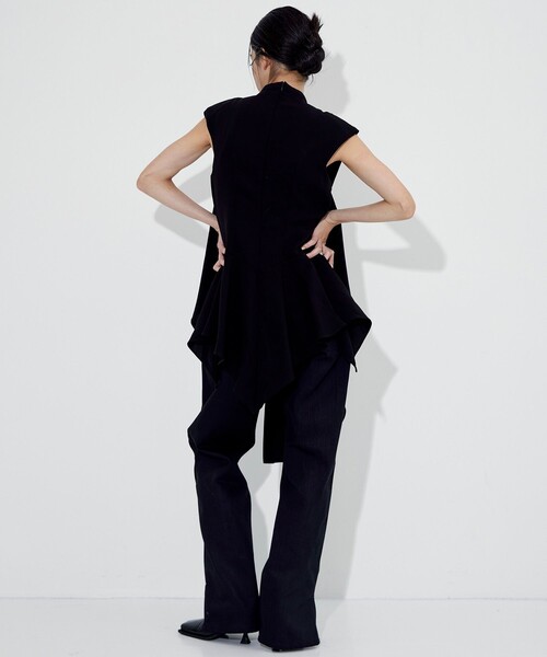 AKIKOAOKI(アキコアオキ)の「【AKIKOAOKI/アキコアオキ】Chesterchief TOP 01/ノースリーブシャツ(シャツ/ブラウス・レディース・ブラック・FREE)」の3枚目の写真