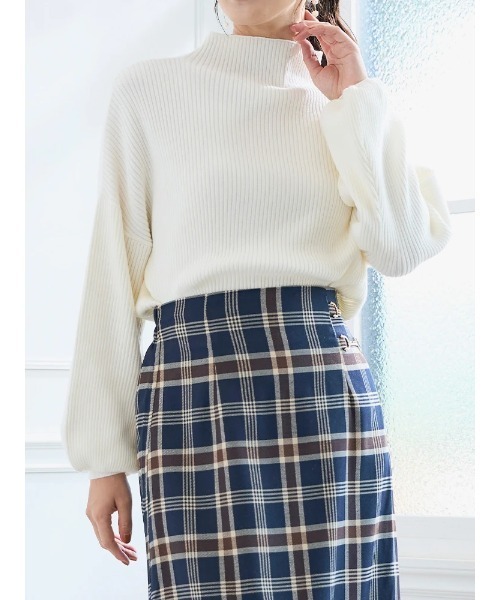 LUDIC PARK(ルディックパーク)の「マシュマロタッチボトルネックニットプルオーバー(ニット/セーター・レディース・オフホワイト/ブラック/ベージュ/イエロー/オリーブ・L/M)」の6枚目の写真