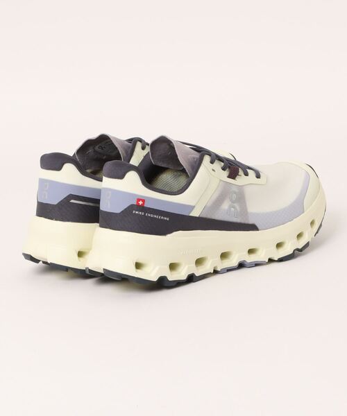 On（オン）の「【On】Cloudvista 2（スニーカー・レディース・アイボリー・23cm/23.5cm/24cm/24.5cm/25cm）」の2枚目の写真