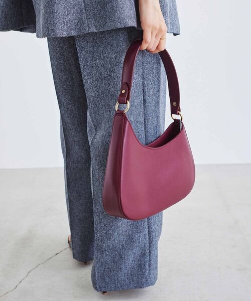 le.coeur blanc(ルクールブラン)の「《一部店舗/WEB限定》AULENTTIハーフムーンショルダー(ショルダーバッグ・レディース・ブラック/ボルドー・FREE)」の5枚目の写真