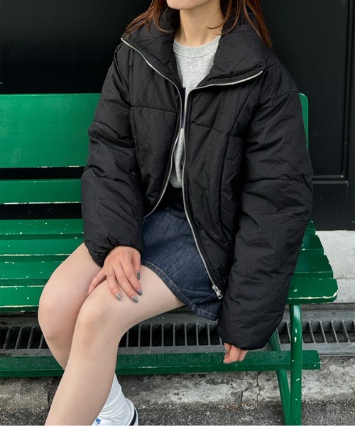 LE MORE（リモア）の「スタンドカラーダウンジャケット（ダウンジャケット/コート・レディース・ブラック/アイボリー・FREE）」の6枚目の写真