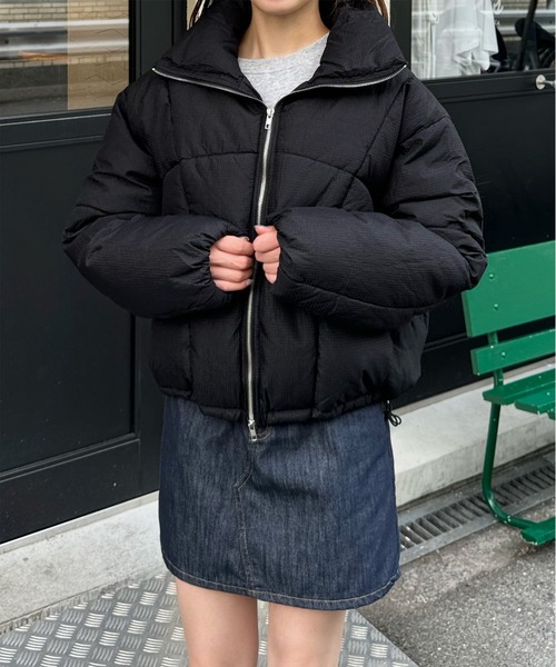 LE MORE（リモア）の「スタンドカラーダウンジャケット（ダウンジャケット/コート・レディース・ブラック/アイボリー・FREE）」の10枚目の写真