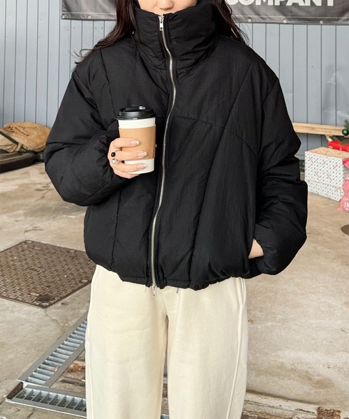 LE MORE（リモア）の「スタンドカラーダウンジャケット（ダウンジャケット/コート・レディース・ブラック/アイボリー・FREE）」の15枚目の写真