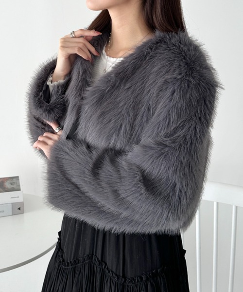 最終値下げ【即購入OK】グレー ショート丈 ファーコート セール】ノーカラーショートフェイクファーコート（その他アウター