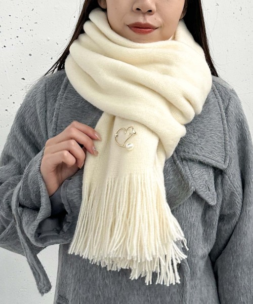 archives（アルシーヴ）の「ハートブローチ付きリバーシブルストール（マフラー・レディース・モカ/ブルーグレー/アイボリー・FREE）」の4枚目の写真