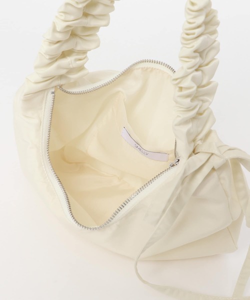 SMELLY（スメリー）の「ギャザーワンハンドルバッグ（ハンドバッグ・レディース・アイボリー/ブラック/レッド・-）」の13枚目の写真