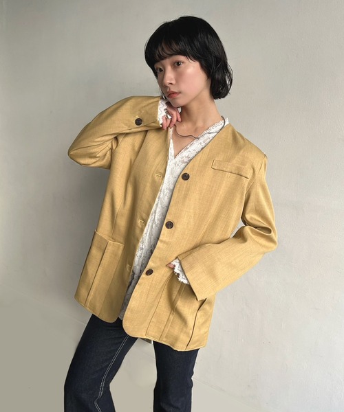 Jewelobe（ジュエローブ）の「タックポケットノーカラージャケット（ノーカラージャケット・レディース・ブラック/ベージュ・FREE）」の4枚目の写真