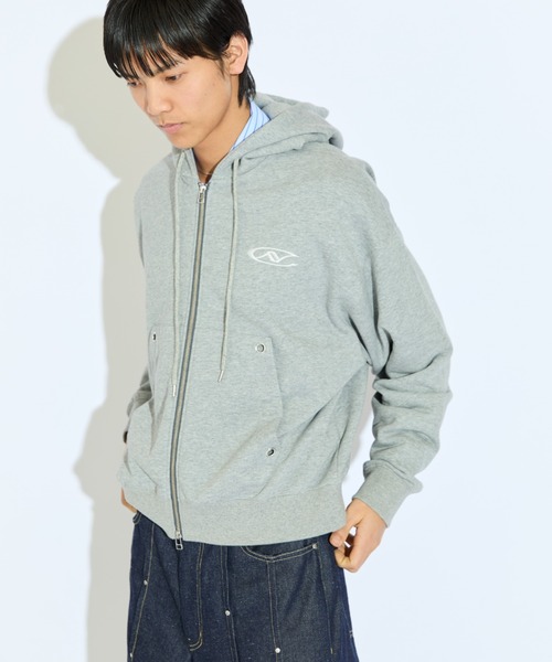 Lui's（ルイス）の「【Neucon/ニューコン】ロゴ刺繍ダブルZIPボリュームパーカー（パーカー・メンズ・グレー/ブラック・2/1）」の13枚目の写真