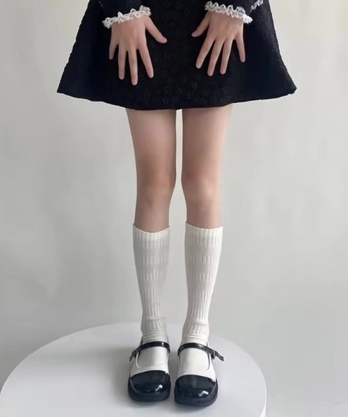 Port（ポート）の「【 Port / ポート 】 ニュアンスカラー リブ ルーズ ハイソックス #（ソックス/靴下・レディース・ホワイト/ブラック/アイボリー/ライトピンク/ブルー系その他/ピンク・FREE）」の2枚目の写真