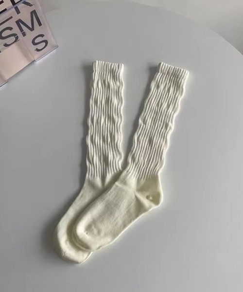 Port（ポート）の「【 Port / ポート 】 ニュアンスカラー リブ ルーズ ハイソックス #（ソックス/靴下・レディース・ホワイト/ブラック/アイボリー/ライトピンク/ブルー系その他/ピンク・FREE）」の3枚目の写真