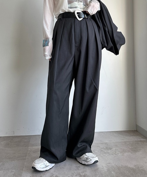 apres jour mignon（アプレジュールミニョン）の「【SETUP可能】ボリュームタックパンツ（スラックス・レディース・ネイビー/ブラック/チャコールグレー/グレー・SMALL/X-LARGE/MEDIUM）」の4枚目の写真