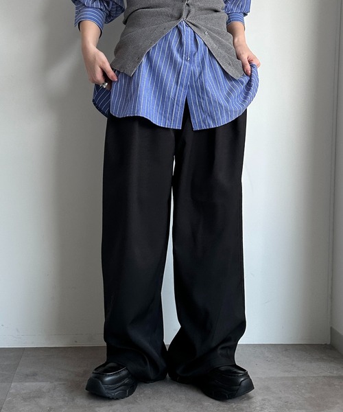 apres jour mignon（アプレジュールミニョン）の「【SETUP可能】ボリュームタックパンツ（スラックス・レディース・ネイビー/ブラック/チャコールグレー/グレー・SMALL/X-LARGE/MEDIUM）」の5枚目の写真