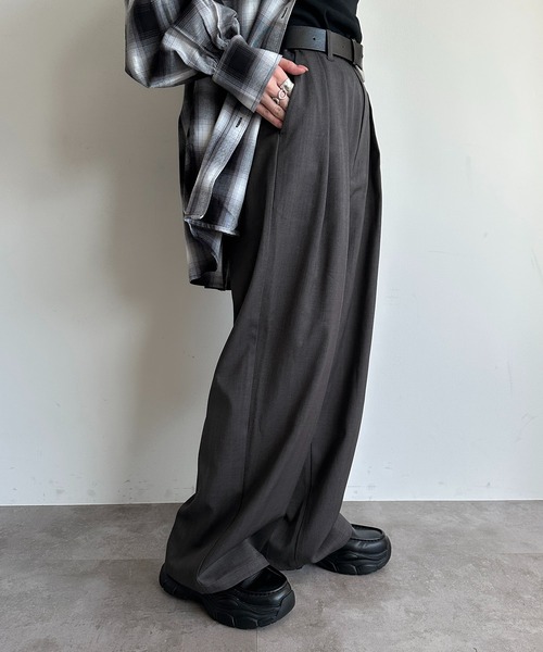 apres jour mignon（アプレジュールミニョン）の「【SETUP可能】ボリュームタックパンツ（スラックス・レディース・ネイビー/ブラック/チャコールグレー/グレー・SMALL/X-LARGE/MEDIUM）」の12枚目の写真