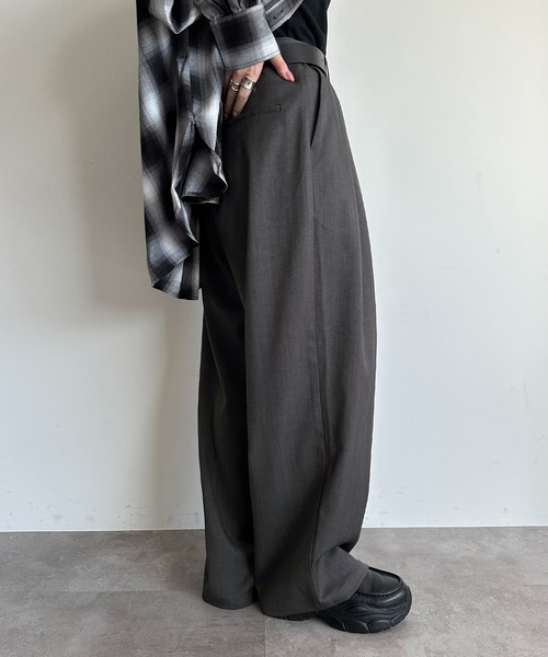 apres jour mignon（アプレジュールミニョン）の「【SETUP可能】ボリュームタックパンツ（スラックス・レディース・ネイビー/ブラック/チャコールグレー/グレー・SMALL/X-LARGE/MEDIUM）」の14枚目の写真