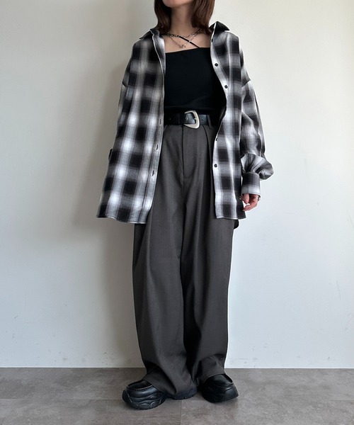 apres jour mignon（アプレジュールミニョン）の「【SETUP可能】ボリュームタックパンツ（スラックス・レディース・ネイビー/ブラック/チャコールグレー/グレー・SMALL/X-LARGE/MEDIUM）」の15枚目の写真