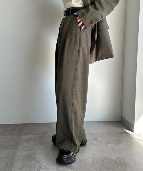 apres jour mignon（アプレジュールミニョン）の「【SETUP可能】ボリュームタックパンツ（スラックス・レディース・ネイビー/ブラック/チャコールグレー/グレー・SMALL/X-LARGE/MEDIUM）」の18枚目の写真