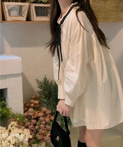 Teem Store（チームストア）の「リボンタイ付きパフスリーブミニシャツワンピース（シャツワンピース・レディース・アイボリー・L/M）」の5枚目の写真