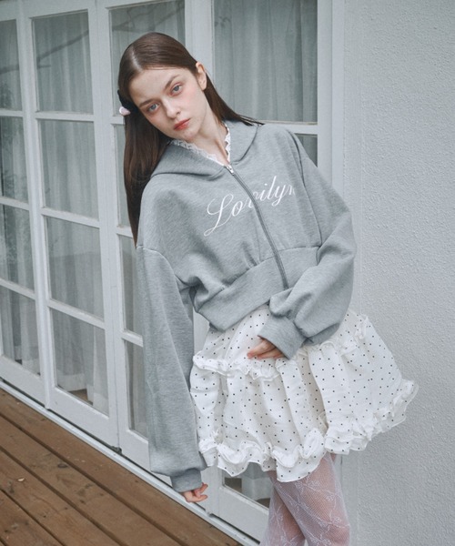 Lovilyn ラヴィリン バブみフードレースレタリングパーカー Lovilyn（ラヴィリン）の「フリル裏起毛バブみパーカー（パーカー