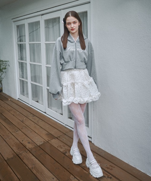 Lovilyn(ラヴィリン)の「バブみフードレースレタリングパーカー(パーカー・レディース・グレー/ホワイト・ロング/ショート)」の7枚目の写真