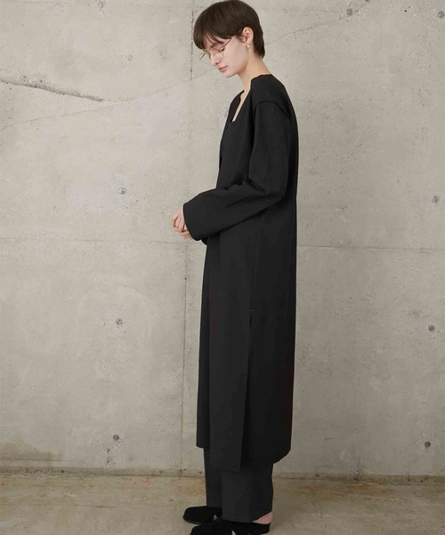 LA PEAU DE GEM(ラポドゥジェム)の「【LA PEAU DE GEM】v neck minimal onepiece/Vネックミニマルワンピース(ワンピース・レディース・グレー/アイボリー・FREE)」の11枚目の写真