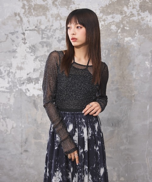 DIP IN CHOCOLATE(ディップインチョコレート)の「ラメ入りシアートップス【DIP IN CHOCOLATE】(Tシャツ/カットソー・レディース・ブラック/ライトグレー/グリーン・F)」の2枚目の写真