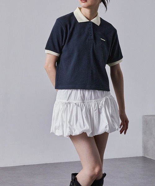 nui nullu(ヌイヌル)の「【nui nullu】メタルプレートリンガークロップドワッフルポロシャツ(ポロシャツ・レディース・ネイビー/オフホワイト/ブラック/サックスブルー/ワイン・FREE)」の6枚目の写真