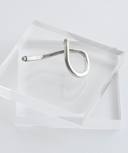 Yuki Yoshioka（ユーキヨシオカ）の「Double Finger Ring（リング・レディース・シルバー・ONE SIZE）」の3枚目の写真